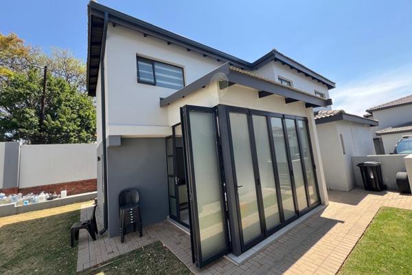 Sizwe Mlungwana Properties presents to the market this stunning 4 bedroom house  with double garage.

This stunning house is situated ...