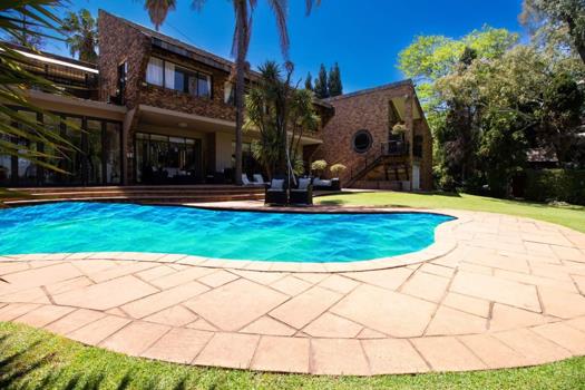 5 Bedroom House for sale in Alphen Park