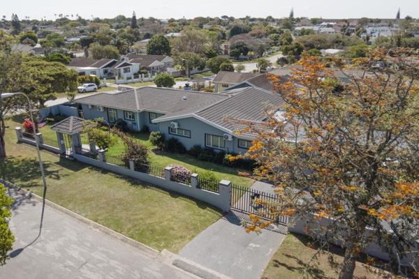 Located in the peaceful suburb of Fernglen, this expansive corner property offers the ...