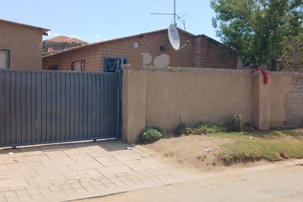 This amazing investment property is available for you to become a property investor.

The main RDP house has 2 bedrooms well sized ...