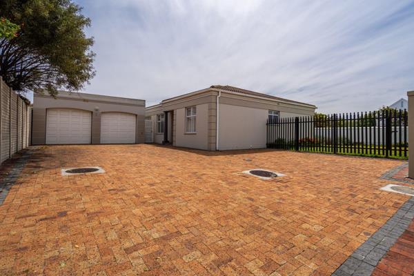 Welcome to your next dream family home situated in the sought-after Ascot Knights residential security complex! This delightful ...