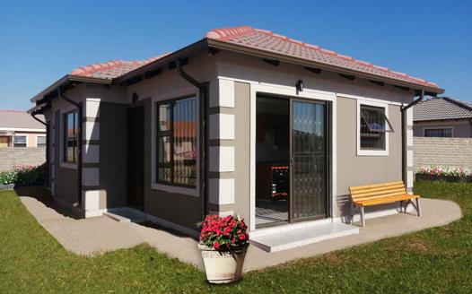 3 Bedroom House for sale in Crystal Park