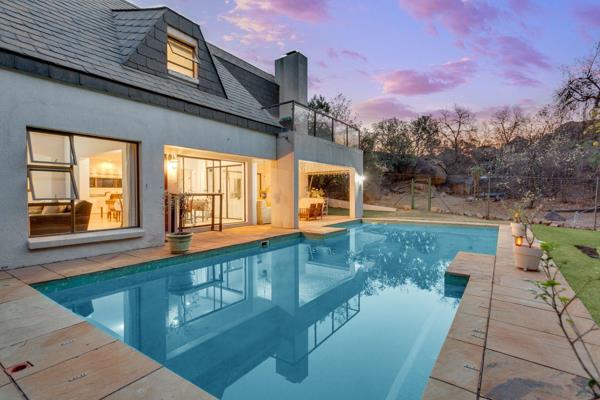 Luxury bushveld  Home in Fourways Gardens with spectacular views and privacy

Nestled on the nature reserve on phase 1, this stunning property offers the perfect blend of luxury, privacy, and nature. Situated on a large stand, the home boasts a beautiful outdoor fire pit ...