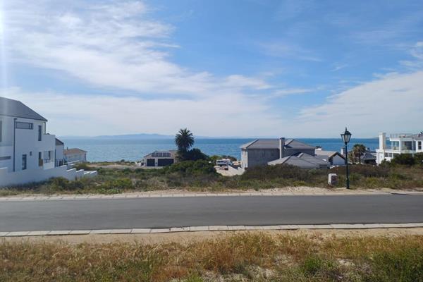 This charming West Coast Peninsula Security Village offers stunning views and a tranquil atmosphere. This&#160;664m2 stand located in ...