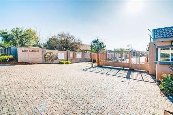 Welcome to your ideal &quot;lock up and go&quot; lifestyle at its finest!

Nestled in the heart of Rynfield, Benoni, this spacious ...