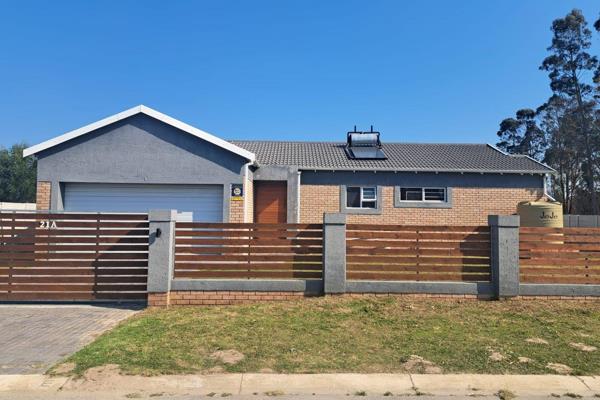 Modern 3-Bedroom Family Home in a Sought-After Location

This delightful spacious 3-bedroom, 2-bathroom home offers modern living ...