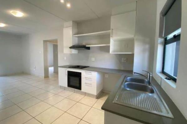 This modern 2-bedroom  one bathroom apartment is perfectly situated in the sought-after Ballito Groves, offering an ideal living space ...