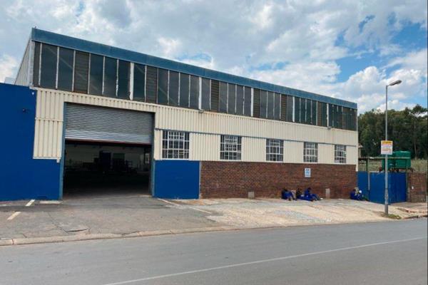 This warehouse is situated in the business hub of Booysens Reserve, that has access ...