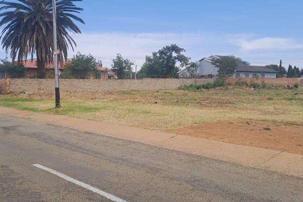 Land for grabs in Ennerdale  between  6th and  7th  Avenue. 
 
Do not  miss  the opportunity of building  your  dream home. Ample  ...