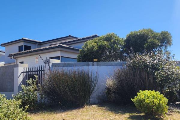 Explore the charm of this exquisite 4-bedroom double-storey house, ideally nestled on a corner plot and available for rent. Its ...