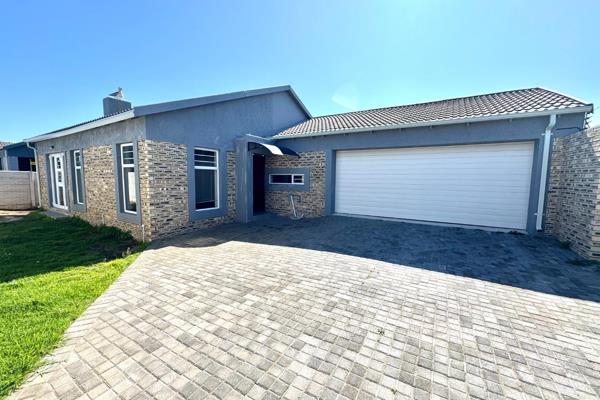 Modern house To Let in Pinelands
Offering Three Bedrooms - Two Bathrooms - One being en-suite with a walk in closet
Open plan living ...