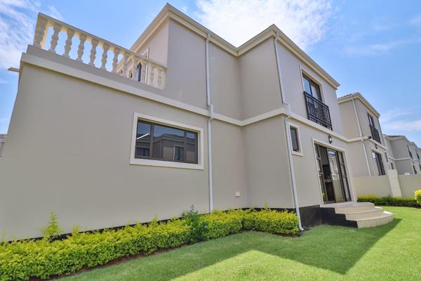 This modern house is situated in the suburb of Craigavon Fourways. Modern kitchen finishes with Gloss cupboards, 2 under cover spaces ...