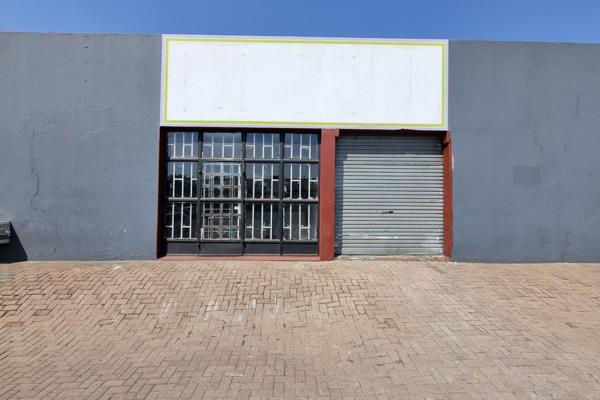 This 150 square meter commercial shop offers an ideal workspace for various business needs. It includes a spacious workshop area, a ...