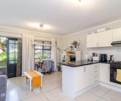 Apartment / Flat for sale in Rondebosch Village