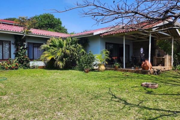 Situated in the lovely suburban area of Umkomaas, a short drive down to the beach, local amenities such as a variety of different ...