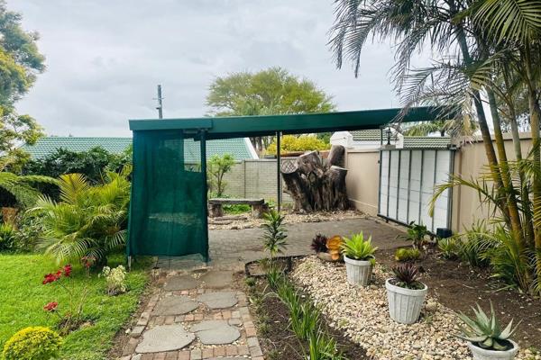 Own Haven Property Management is proud to offer a Garden Cottage 
Situated in Vincent, East London.
Available immediately.

The Cottage ...