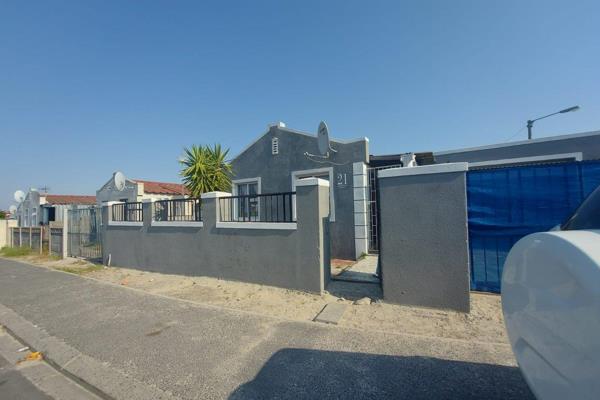 2 Bedroom house for sale in Voorbrug.

This 2 bedroom property is a perfect starter home to get into the market. Offering kitchen ...