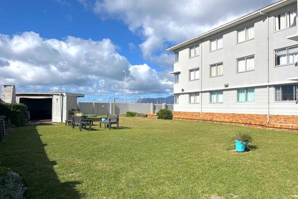 Transform this spacious two-bedroom ground floor flat in Muizenberg into a personal beachside retreat with significant Airbnb rental ...