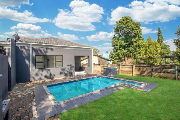 This recently completed property is located in the sought after Northcliff area. Be the first owner of this exceptional property! ...