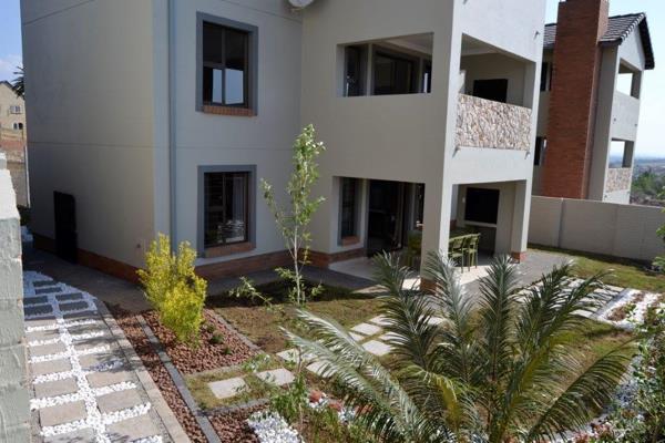 Secure estate - Riverbend Estate
Very Neat 2 bedroom 2 bathroom Ground floor
Open plan ...