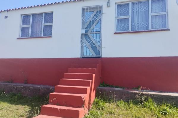 Sizwe Mlungwana Properties presents to you this beautiful home in NU10. 

The house has beautiful aluminium windows and doors. ...