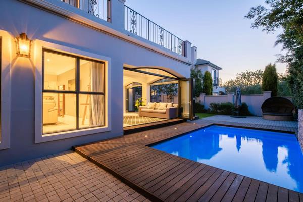 Exclusive sole mandate.  An immaculate north-facing contemporary home nestled in a private cul-de-sac provides the tranquil lifestyle ...