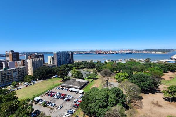 This one bedroom apartment of 47m2, located high up with harbour views at 108 Diakonia ...