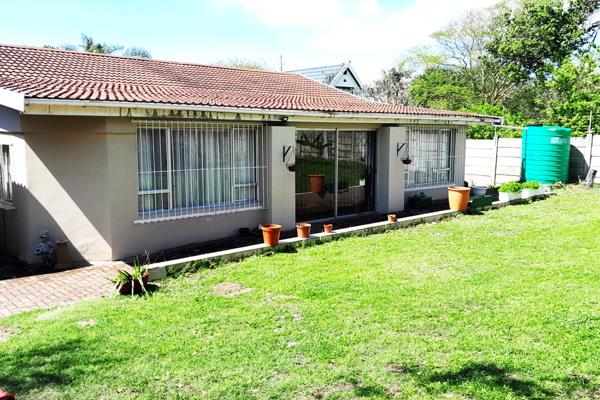 Park Rynie is located 5 km south of Scottburgh which is 65 km from Durban. This quiet ...