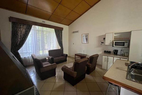 Fully Furnished Flat to Rent 
2x Bedrooms 
1x Bathroom 
Kitchen &amp; Livingroom
Shaded Parking