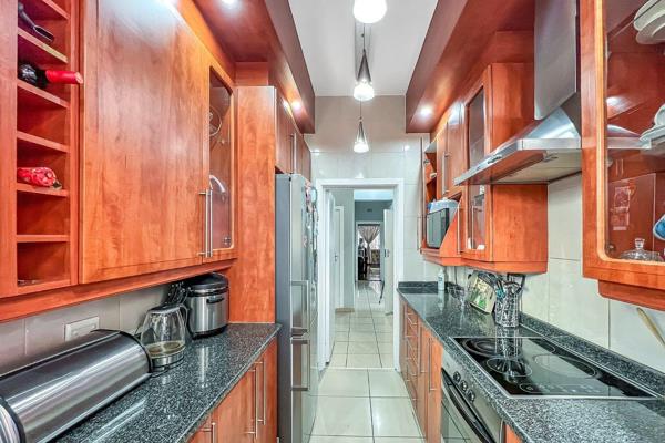 Welcome to your new home! This stunning 2-bedroom, 2-bathroom modern walk-in flat offers a spacious layout designed for comfortable ...