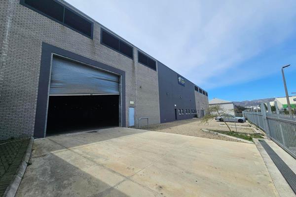 This prime industrial facility, located in the secure Asla Park in Strand, offers ...