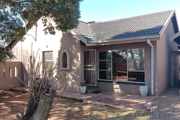 Rent R13000 Deposit R13000 Admin Fee R1500 . Services deposit R1500

THis property is situated i a boomed off area . IDeal for the ...