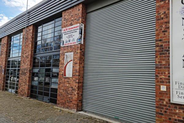 317m2 Warehouse with Offices TO LET in Saxenburg Park, Kuilsriver.
2 x  Roll up ...