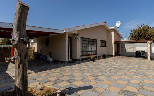 3 Bedroom House for sale in Strand Central