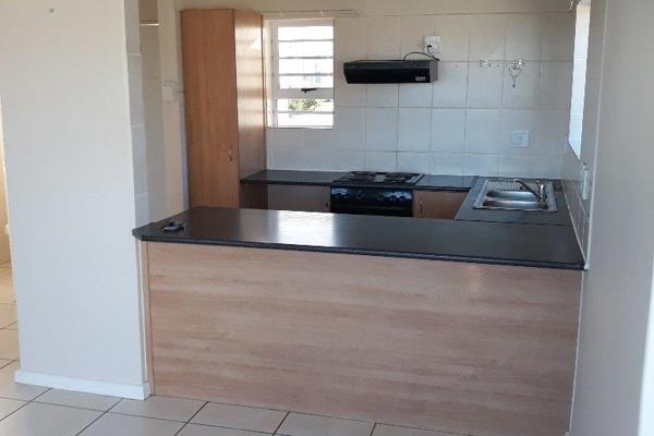 2 bedrooms with BIC
Family Bathroom
Guest Bathroom
Open plan Living room &amp; kitchen with Hob &amp; Oven built in and ample ...