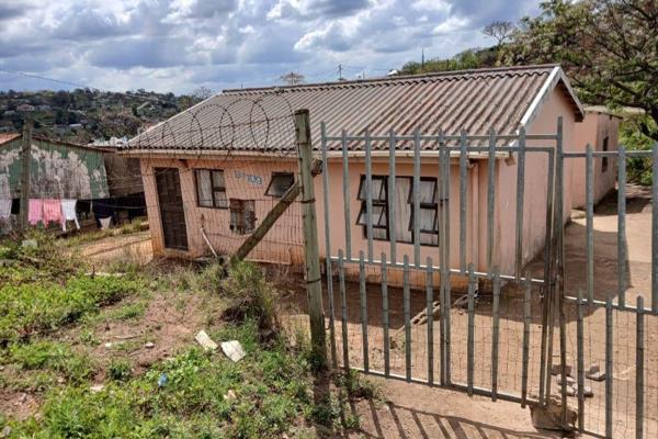 2 Bedroom For Sale In Ntuzuma-B

Located in a good neighborhood with easy access to all major routes and public transport is this Four ...