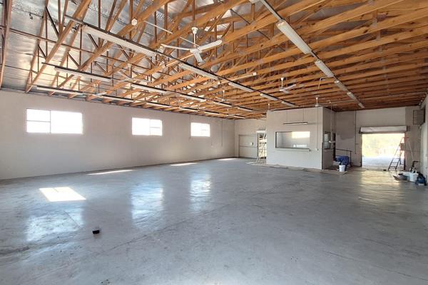 Located within a secure facility, this property features outstanding security measures. The warehouse area benefits from ample natural ...