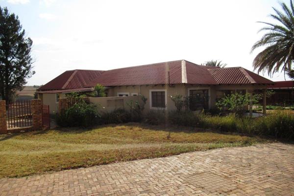 21ha Farm for sale Bronkhorstspruit Rural, selling for R2 995 000.00.

This property is well priced.

It consist out of the ...