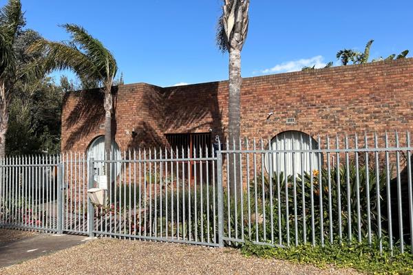 Discover your ideal business opportunity in this expansive 5-bedroom house located in the serene neighbourhood of Vredelust, Bellville. ...