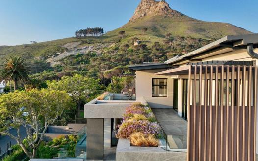 6 Bedroom House for sale in Camps Bay