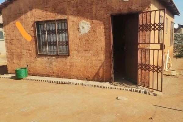 Affordable 2 bedroom house in Soshanguve ext. 6. It consists of the following; 2 bedroom, 1 bathroom and lounge. It&#39;s an ...