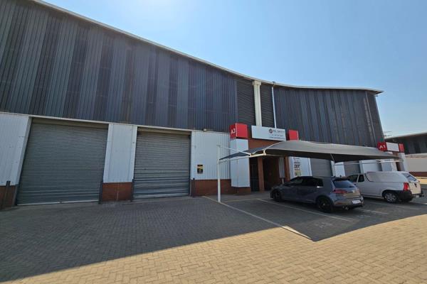 This 285 sqm warehouse for rent in Meadowdale presents an excellent blend of ...