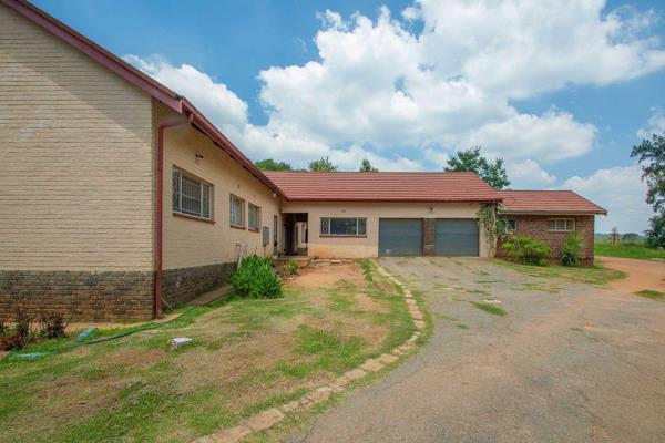 Farm for Sale in Muldersdrift/Rietfontein - Your Rural Retreat Awaits!
Discover the charm and possibilities of this expansive farm ...