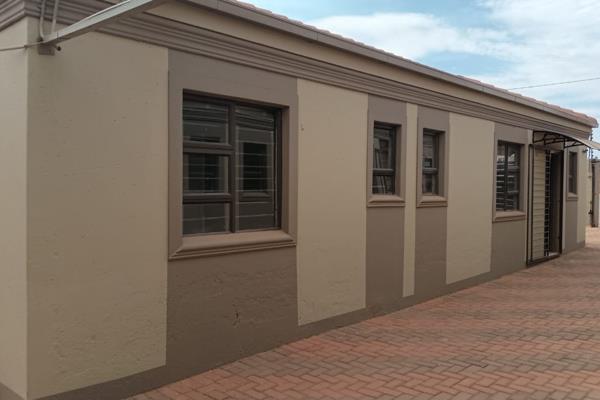 * Office Space for rental at R7500
* Reception Area
* With Kitchen
* 2 separate toilets (1 toilet for stuff) ( 1 toilet for ...