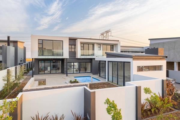 Lpm24-037.1 
! Newly complete !

Welcome to your new dream home, where modern clean lines and sophisticated design welcome you upon ...