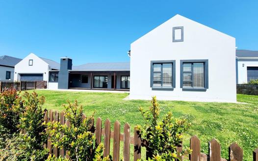 3 Bedroom House for sale in Kraaibosch Country Estate