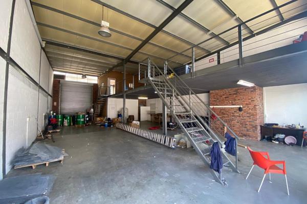 This  318m&#178; industrial unit is ideal for warehousing or light manufacturing in the ...