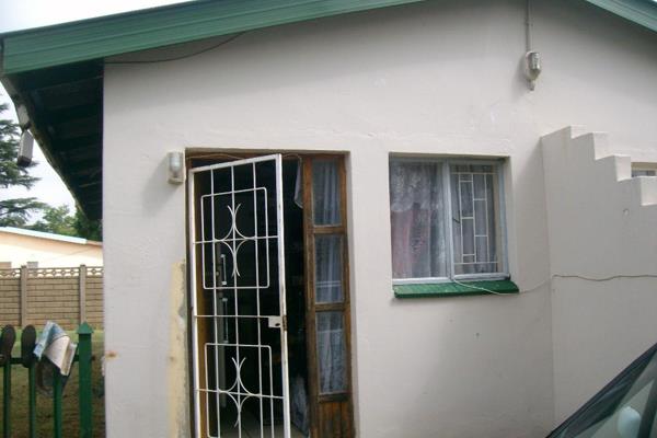 Garden cottage to rent in Kookrus. This property is perfect for a single person with 1 ...