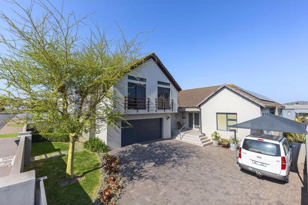 This beautiful Modern Home with flatlet is situated within easy access to Langebaan ...