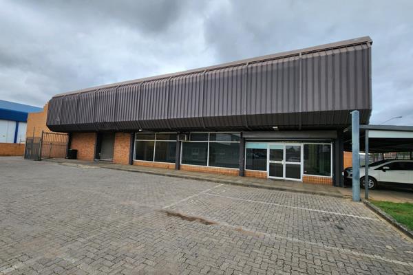 This mixed-use retail and warehouse unit located in Silverton, Pretoria, offers a range ...